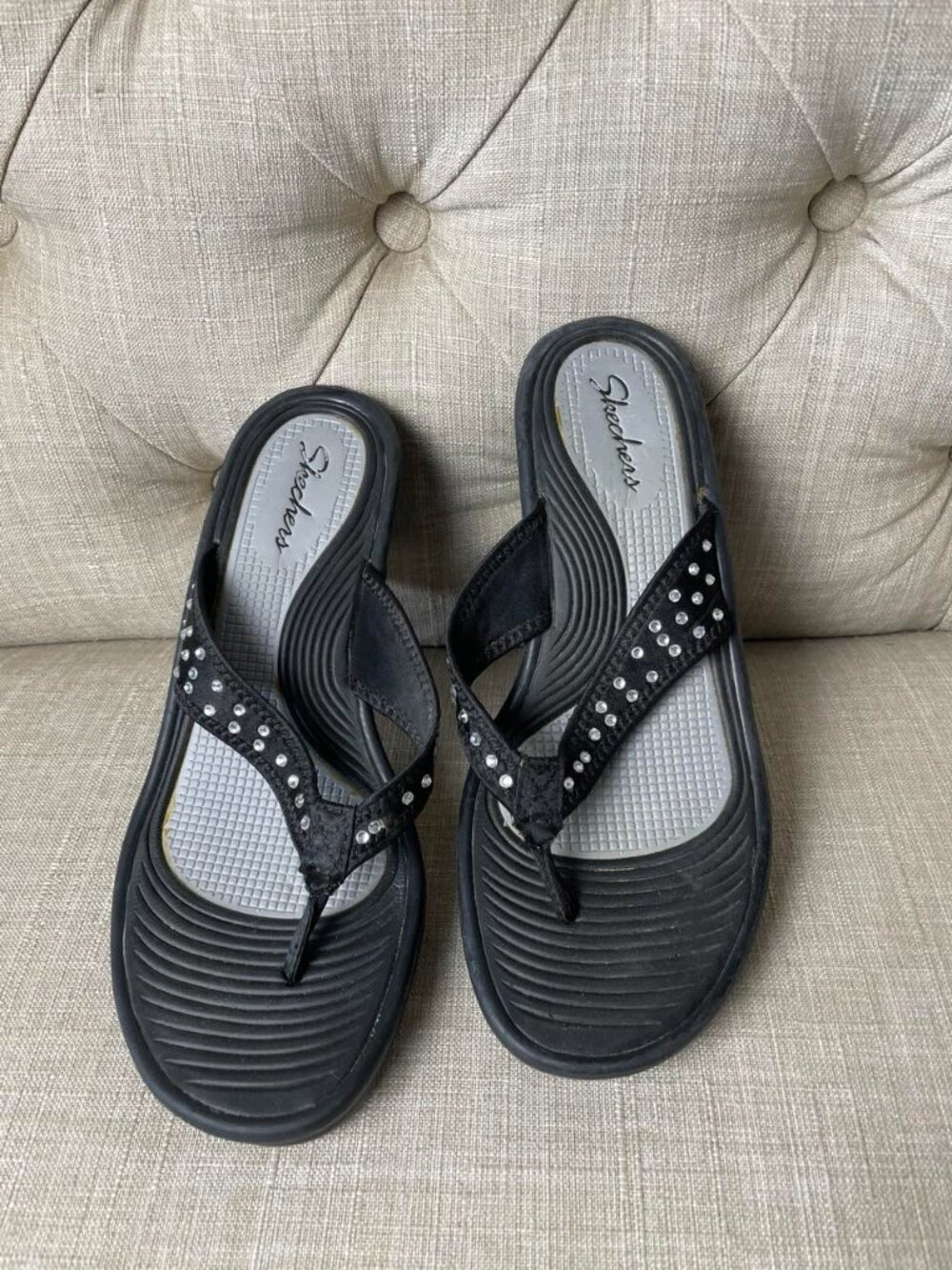 EUC Skechers Black Wedge Thong with Rhinestones size 7